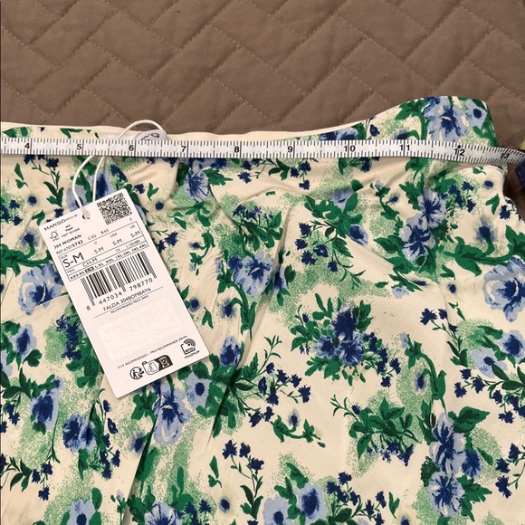 Mango Floral Printed Satin Skirt/NWT/S-M - Picture 8 of 14
